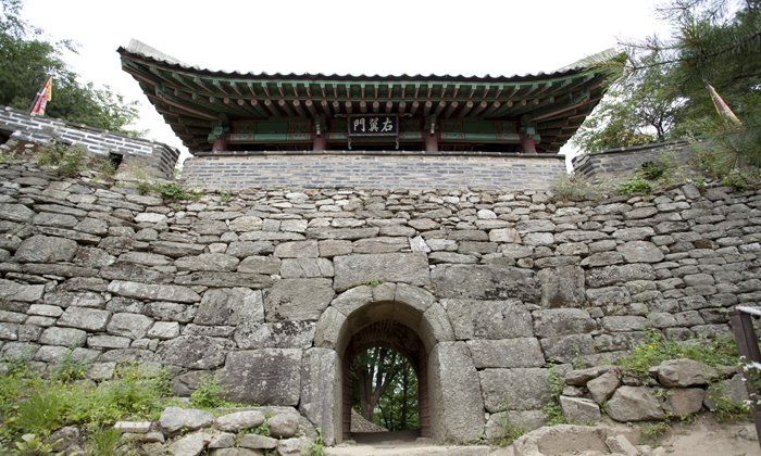 남한산성 서문(사진 제공 남한산성문화관광사업단)
