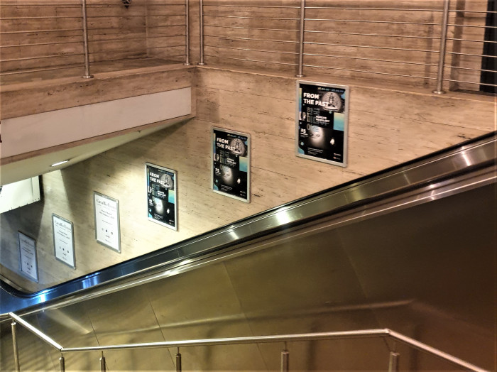 ▲사진 8_로마 테르미니(Roma Termini) 중앙역에 게시된 전시회 포스터
