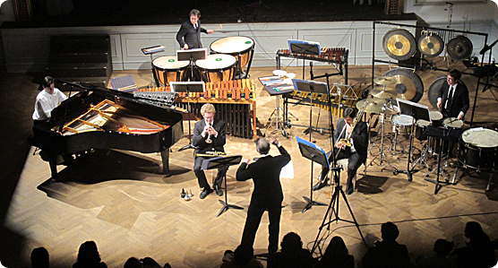 세계적인 현대 음악 그룹인 앙상블 앵테르콩탕포랭 (Ensemble Intercontemporain)의 위촉 작품 기계적 환상곡 (Fantaisie Mécanique)이 정상급 현대음악 실내악단 탈레아 앙상블의 연주로 뉴욕 초연되었다.