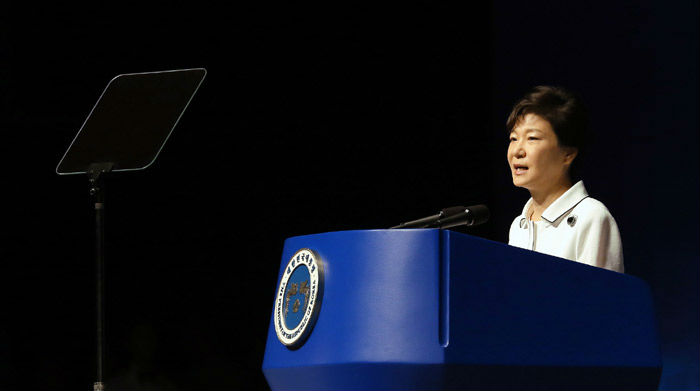 President Park Geun-hye delivers an address at the National Liberation Day commemoration ceremony held at Sejong Center for the Performing Arts, central Seoul, on August 15 (photo: Jeon Han).
