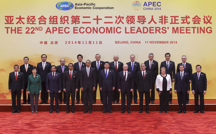 APEC 정상회의에서 참가국 정상들과 기념사진 촬영