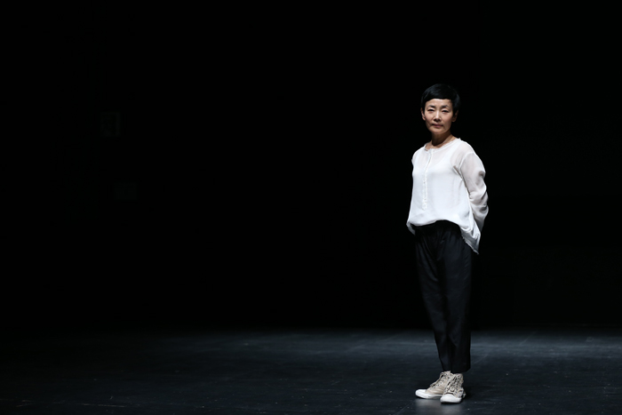 국립현대무용단 예술감독에 내정된 안애순 대표가 강동아트센터 무대에 서 있다. 전한 기자