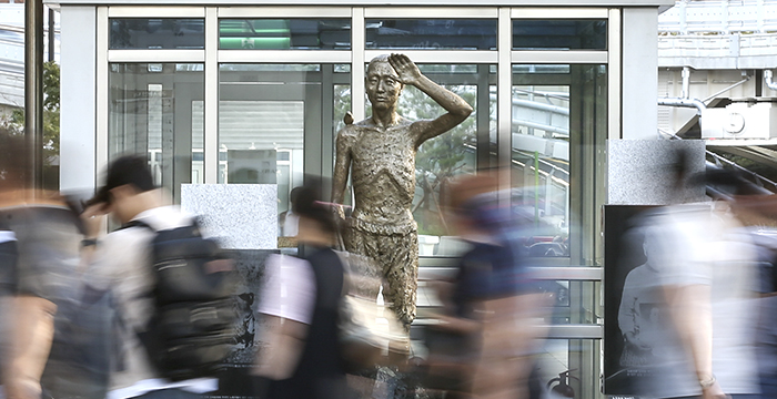 bronze statue_170913_article_04.jpg