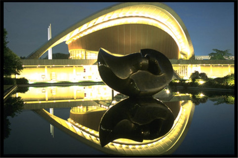▲ Foto: Sabine Wenzel | The Haus der Kulturen der Welt at night