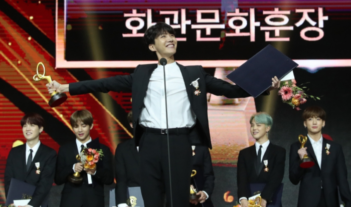 ▲국제언론25시17회(방탄소년단사진2).jpg