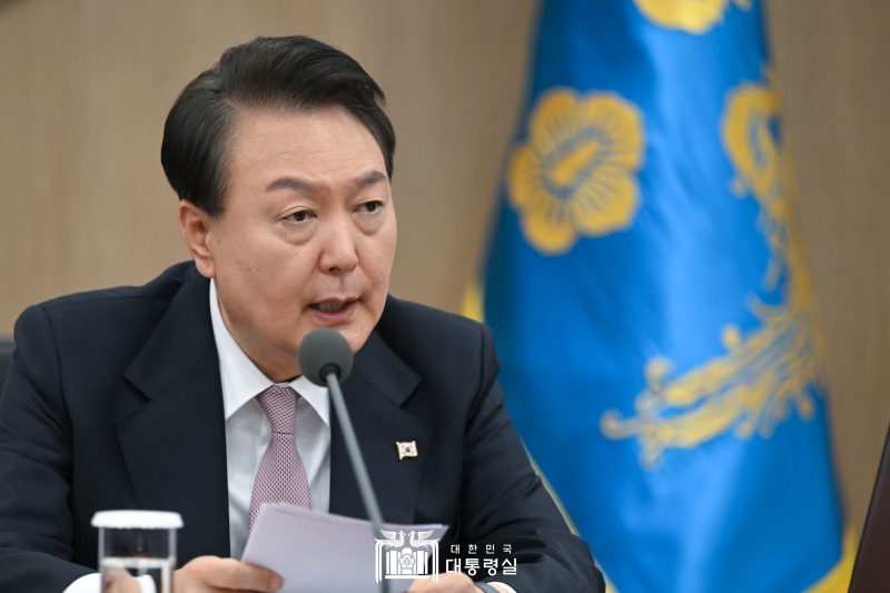 ▲ 윤석열 정부의 국가안보 전략서인 ‘윤석열 정부의 국가안보 전략 - 자유, 평화, 번영의 글로벌 중추 국가’가 7일 공개됐다. 사진은 지난 5월 서울 용산구 대통령실 청사에서 제21회 국무회의를 주재하고 있는 윤석열 대통령.