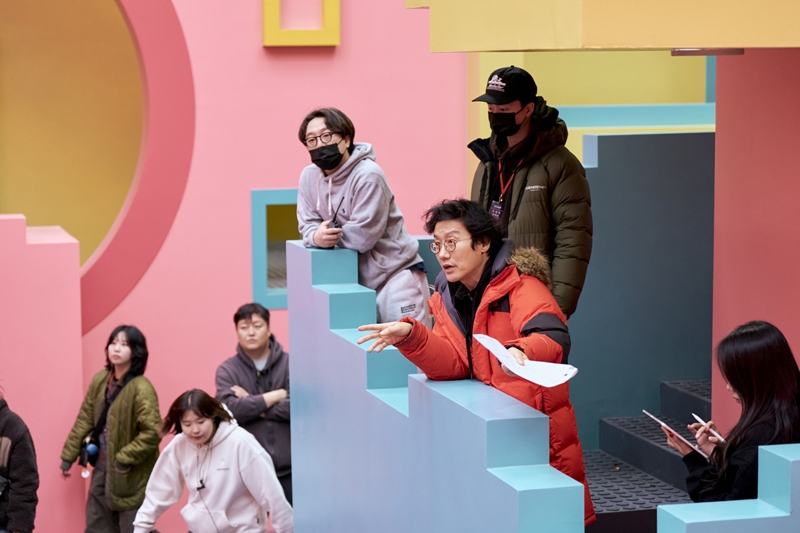 ▲ 황동혁 감독은 지난 12월 7일 취재진들에게