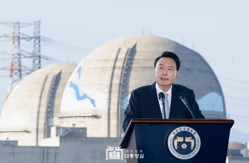▲ 윤석열 대통령이 30일 경상북도 울진군 한국수력원자력 한울원자력본부에서 열린 '신한울 원전 1·2호기 종합 준공 및 3·4호기 착공식'에서 축사하고 있다. 대한민국 대통령실