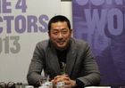 영국에서도 대세남 하정우 <배우 4인 4색전> 대미 장식