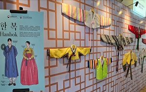 꼬따 라마 축제를 빛낸 한복의 아름다움
