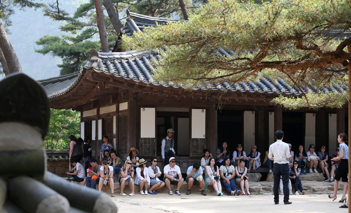 한국의 유네스코 세계문화유산: 장릉과 강릉단오제