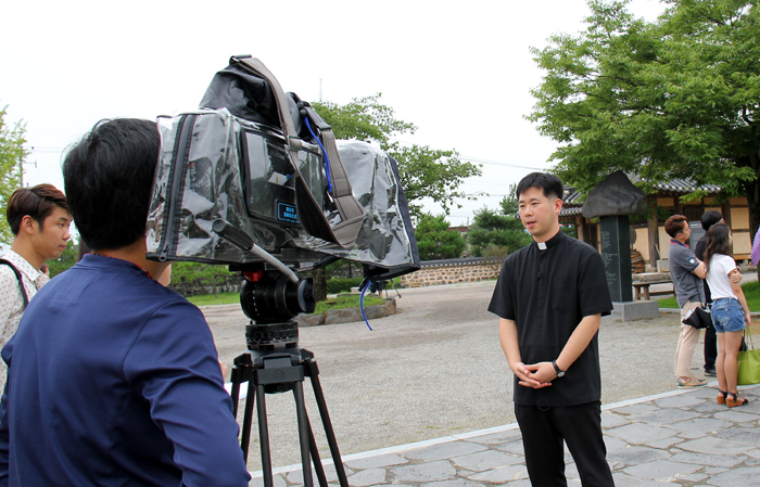 교황방한, 한국에 쏠린 외신의 이목