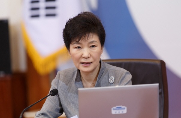 박대통령, 올랑드 프랑스대통령에 위로전문